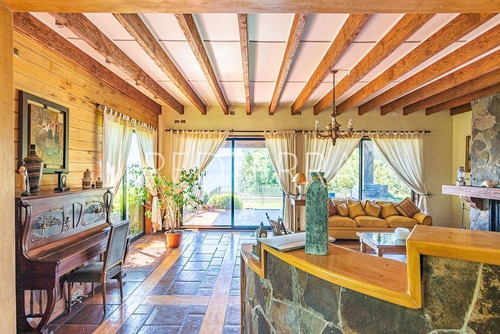 Imagen 7 de 30 de Hermosa Casa Con Vista Al Lago Y Al Volcán
