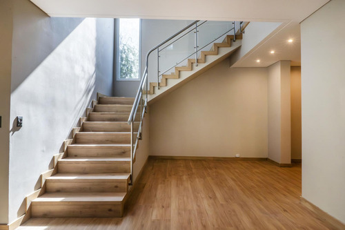 Casa En Castores Con El Mejor Acceso A Guardia Y Club House!