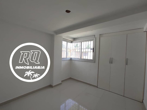 Imagen 6 de 14 de Res. Mocoties Amplio Town House A Estrenar Con Patio Privado