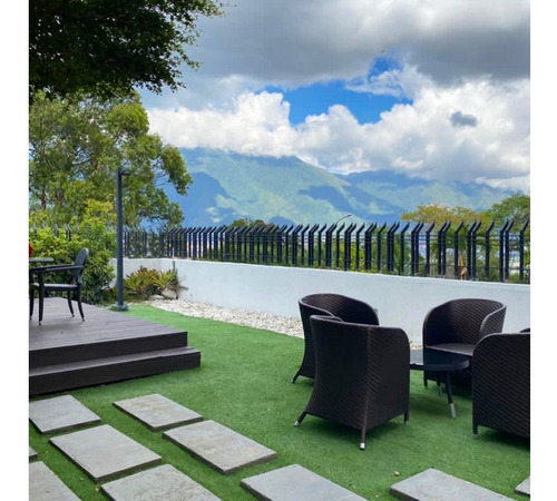 En Venta Bella Pb En Valle Arriba 621m2 3h+s/4b+s/3e