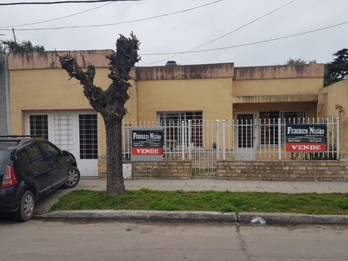 Imagen 2 de 17 de Casa En Venta En José C Paz