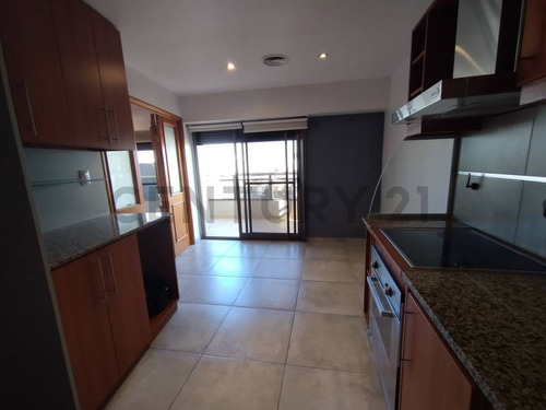 Departamento En Venta 3 Dormitorios Con Cochera En La Plata Ubicado En Calle 14 Entre 44 Y 45, A