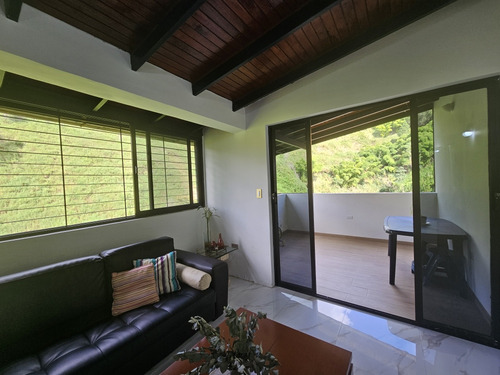 Hermoso Penthouse En Colinas De La Tahona