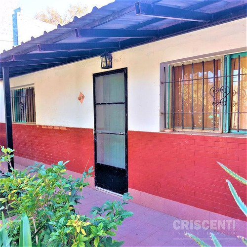 Imagen 3 de 13 de Casa - Funes - 2 Dormitorios - A Reciclar
