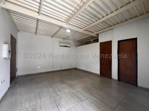 Francisco Rojas Norscia Rentahouse Alquila, Amplio Galpon Comercial En Zona Industrial Ii De Barquisimeto, Ideal Para Tu Empresa Del Ramo Comercial, 2 4 - 1 9 2 5 0, Llama Ya E Invierte Con Nosotros!!