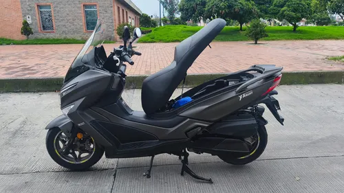 Kymco Xtown 300 - Maxiscooter