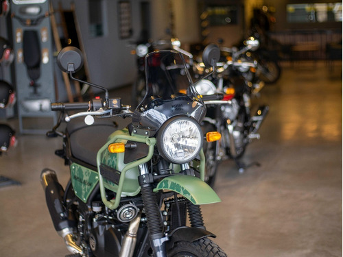 Imagen 2 de 25 de Royal Enfield Himalayan Pine Green Disponible Ya