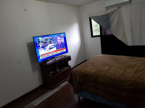 Imagen 12 de 14 de Venta Casa 3 Dormitorios Sobre Cno Belgrano E/ 492 Y 493.- Lote De 10x35