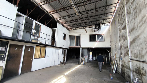 Local Comercial En Arriendo En Estación Central