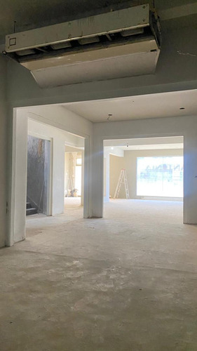 Casa Comercial En Alquiler En El Viñedo (ac)