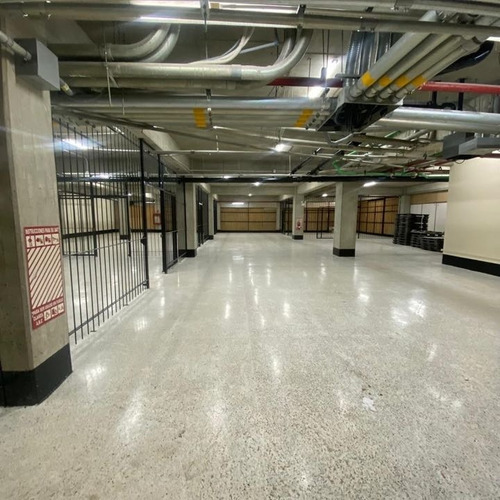 Imagen 3 de 6 de Pb Industrial En Alquiler - Urb. La Urbina.