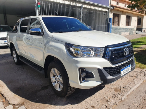 Toyota Hilux 2.8 Cd Srv 177cv 4x4 At 2019