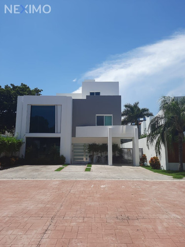 Imagen 1 de 27 de Venta De Casa Ubicada En Supermanzana 11 Benito Juarez, Quintana Roo