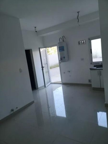 Imagen 10 de 13 de Departamento 2amb Con Patio Y Con Descuento En Lomas De Zamora