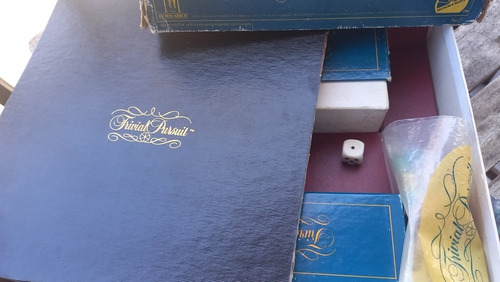 Trivial Pursuit Juego En Inglés Genus Edition Horn Abbot Usa