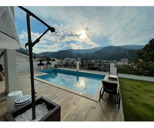 Imagem 5 de 25 de Casa Para Venda No Bairro Ariribá Em Balneário Camboriú, 5 Quartos Sendo 4 Suítes, 4 Vagas, - Ml_438