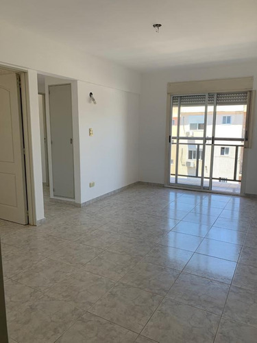 Imagen 2 de 30 de Appartment - S.fer.-vias/centro