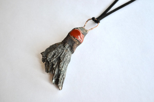 Imagen 2 de 4 de Collar De Piedras De Armonizacion, Cianita Con Jaspe Rojo