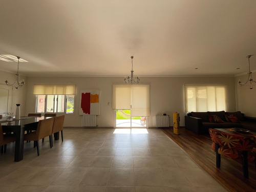 Venta Casa De 3 Dorm - Country Chacras De La Villa