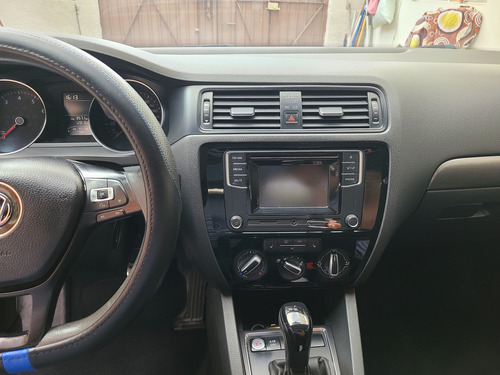 Volkswagen Jetta 2.5 Trendline Tiptronic At