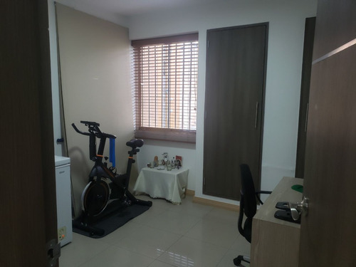 Imagen 18 de 24 de Apartamento En La Urbina Remodelado #24-5766