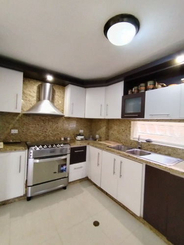 Townhouse En Guataparo, Conjunto Residencial Los Aleros. Lm.p