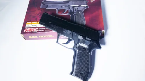 Pistola Airsoft Sigsauer Kwc P226 6mm Potente Grande
