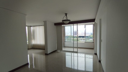 Apartamento En Arriendo Conquistadores 473-15370