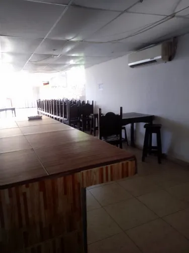 Alquilo. Local Comercial
