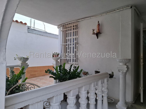 Casa De Dos Plantas En Venta En Via El Ujano Barquisimeto Lara Rc