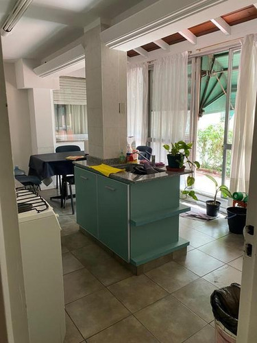 Venta Departamento 4 Ambientes Patio Centro