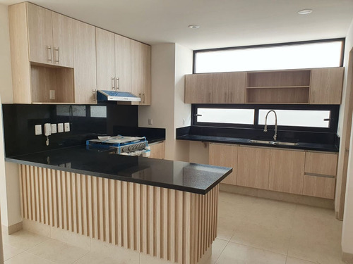 Residencia En Portanova, Diseño De Autor, Jardín, Sala Tv, 4 Recamaras, De Lujo