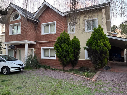 Casa En Venta En Country Los Puentes, Lujan