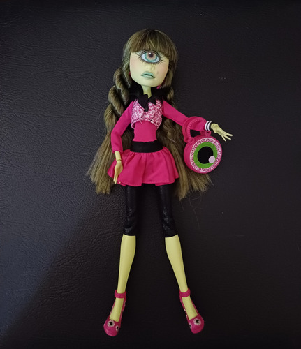 Muñecas Monster High Iris Clops (Usado)