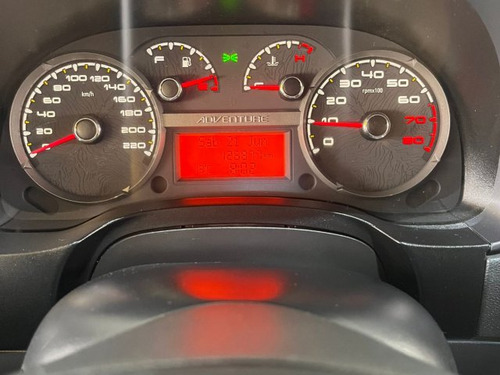 Fiat Strada Strada 1.8 MPI ADVENTURE CE 16V FLEX 2P MANUAL