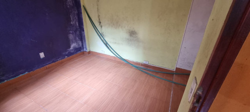En Venta En Caseros Ph Al Fondo De 3 Amb. Con Patio Y Parrilla Propia. F: 9693