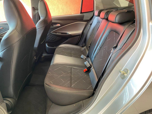 Chevrolet Onix Plus 10tat Pr1