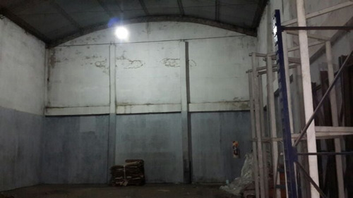 Imagen 3 de 3 de Local De 11 X 25 Mts Con Entrada De Camion