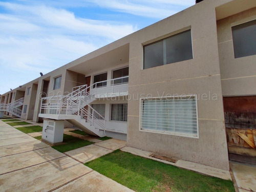 Apartamento Vacacional De Playa En Venta  Estado Falcón 24-7653 Df 