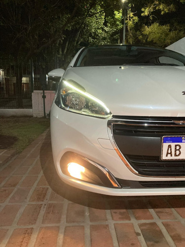 Peugeot 208 1.6 Allure