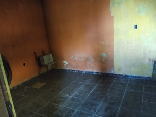 Vendo, Casa Com 3 Cômodo