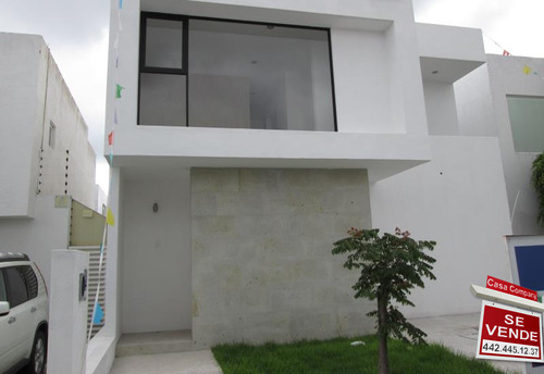 Hermosa Casa En Punta Juriquilla, 3 Recámaras, Jardín, Cto S