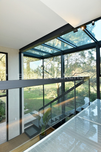 Venta Con Renta: Moderna Casa De Piedra Y Vidrio En Lomas Id 5297