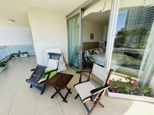 Alquiler De Apartamento De 3 Dormitorios + Dependencia En Amplia Planta En Playa Brava