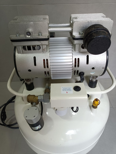 Compressor De Ar Elétrico Portátil Schuster S45 Monofásica Branco 60 Hz Monofásica (Usado)