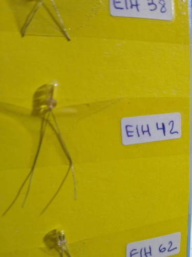 Imagen 2 de 5 de Nico 3 Lamparas De 6 Volt De 3 Mm De Espesor H0 (eih 42)