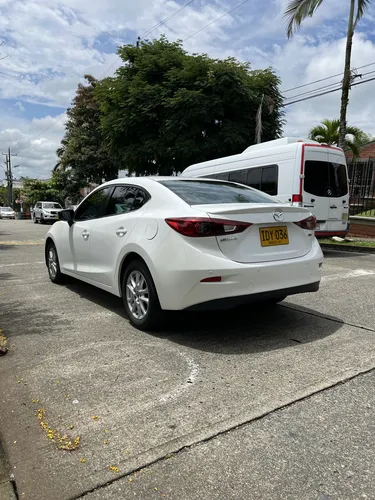 Mazda 3 2.0 Touring