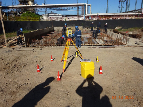 Imagen 9 de 10 de Servicio Alquiler Equipos Topografía Gps Rtk Estación Total