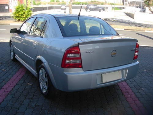 Imagem 7 de 9 de Gm Astra