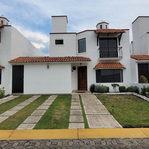 Estupenda E Iluminada Casa Oportunidad Residencial Casa De Campo Ocotitlan Metepec Edo De México Gj-rl A